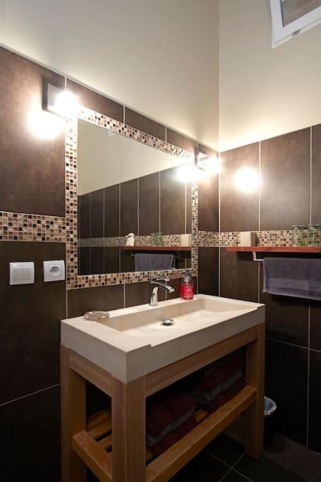 Studio Dans Villa Avec Piscine Каси Экстерьер фото