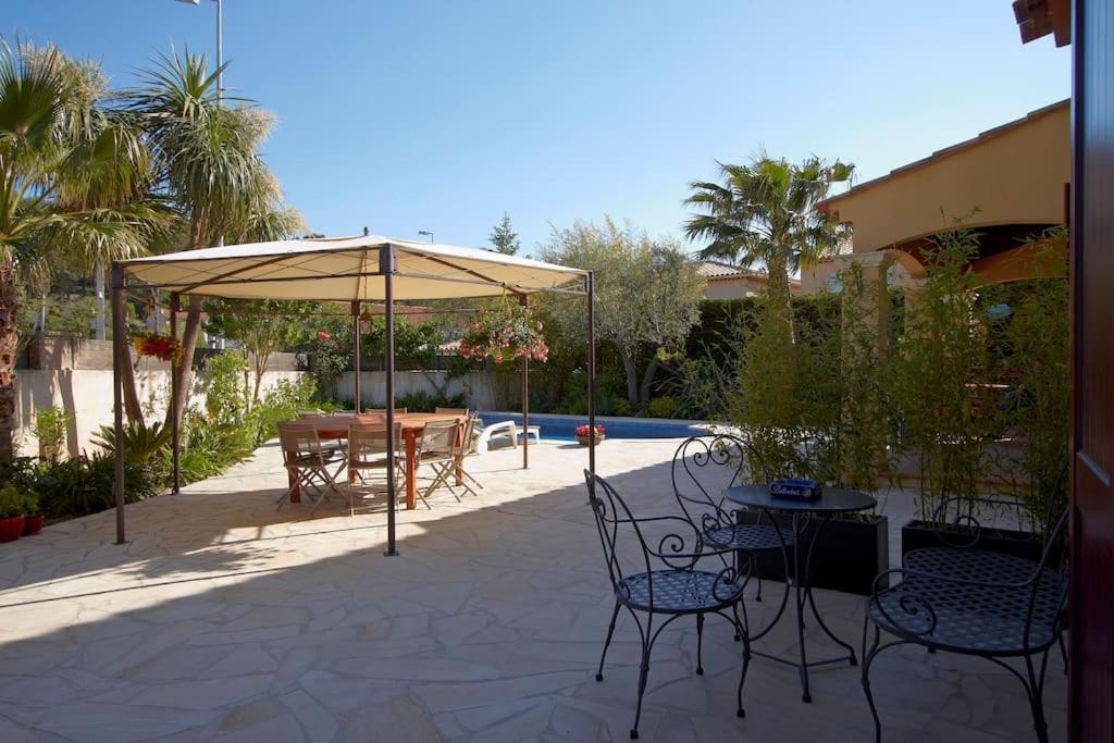 Studio Dans Villa Avec Piscine Каси Экстерьер фото